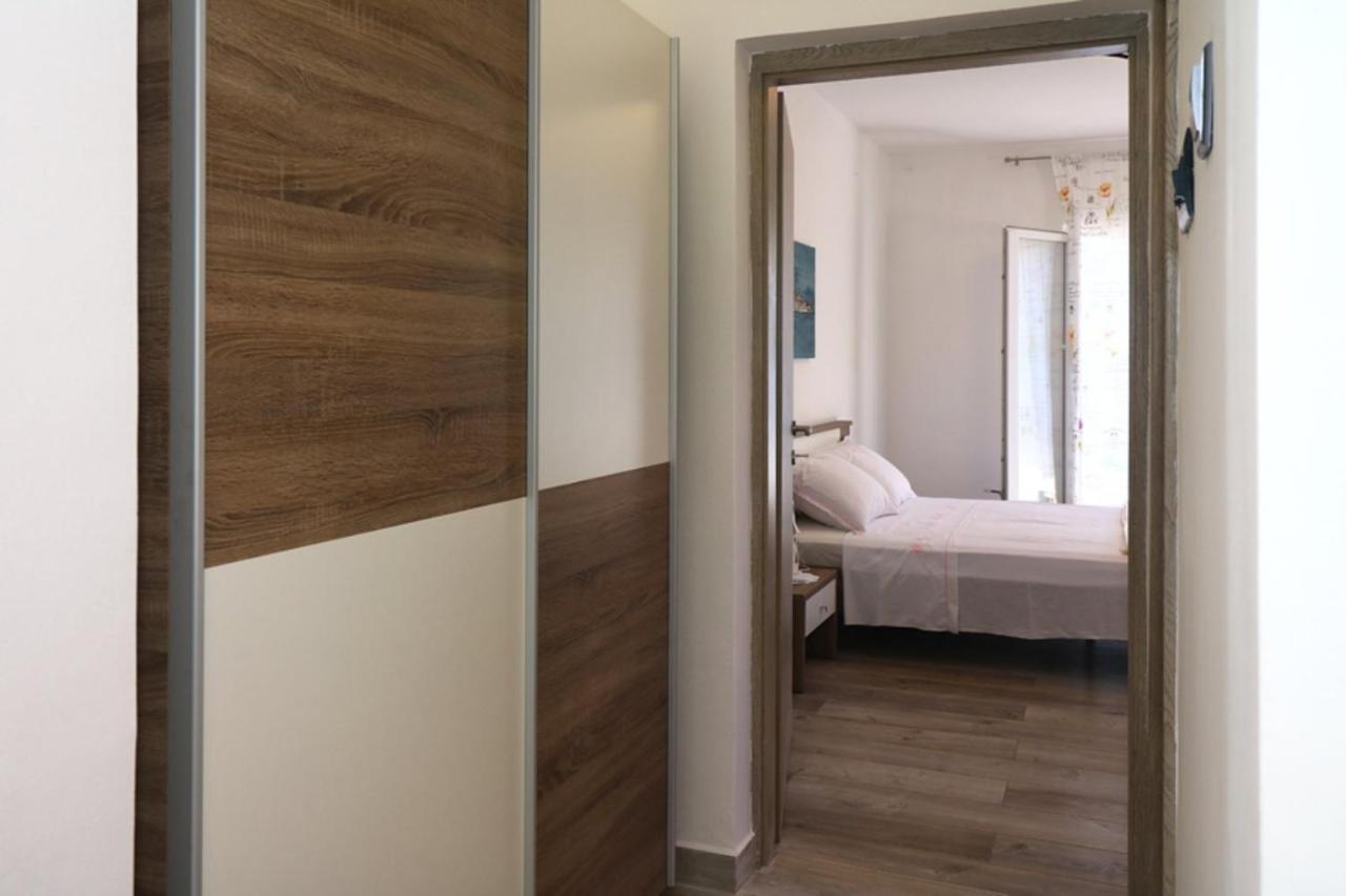 Apartmani Mikin Betina  Eksteriør billede