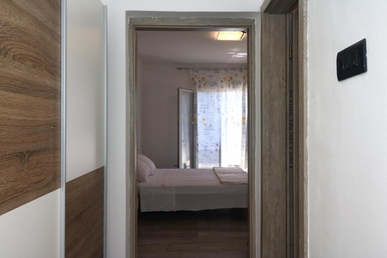 Apartmani Mikin Betina  Eksteriør billede