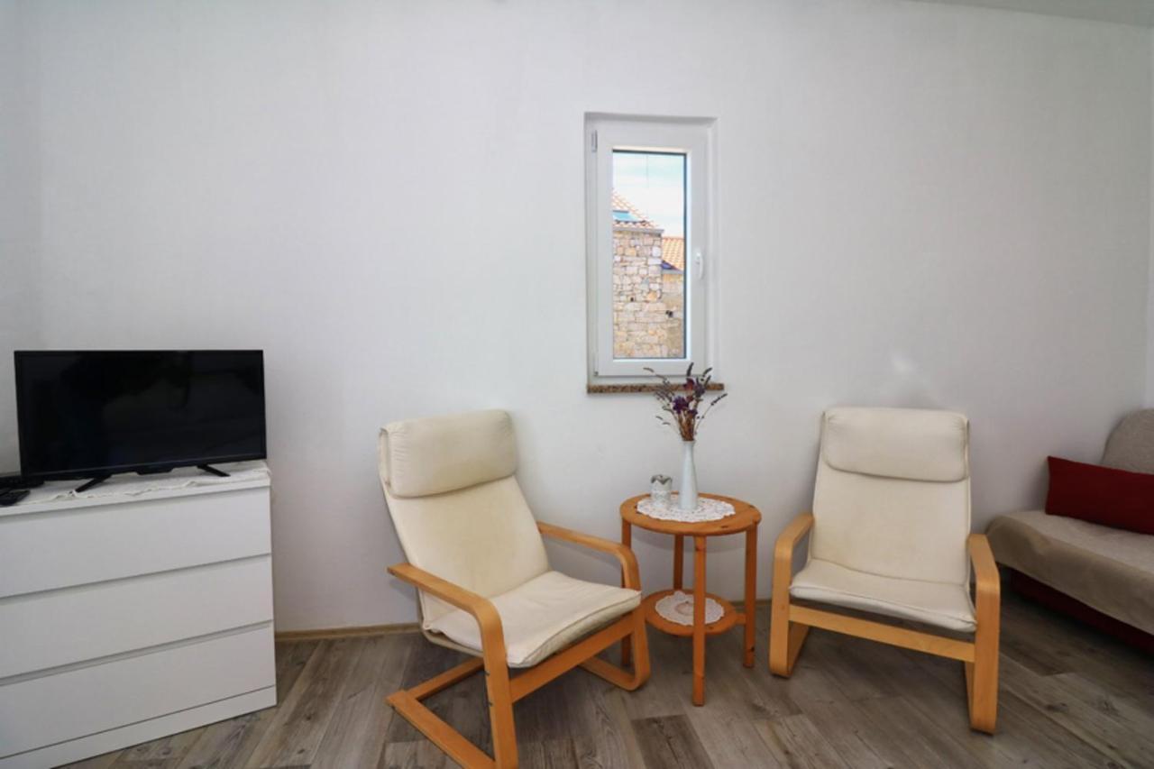 Apartmani Mikin Betina  Eksteriør billede