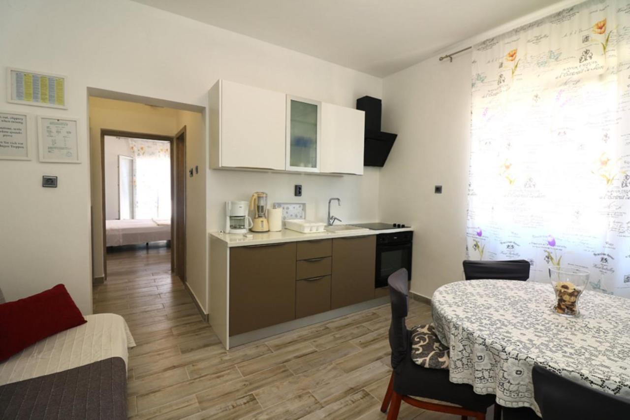Apartmani Mikin Betina  Eksteriør billede