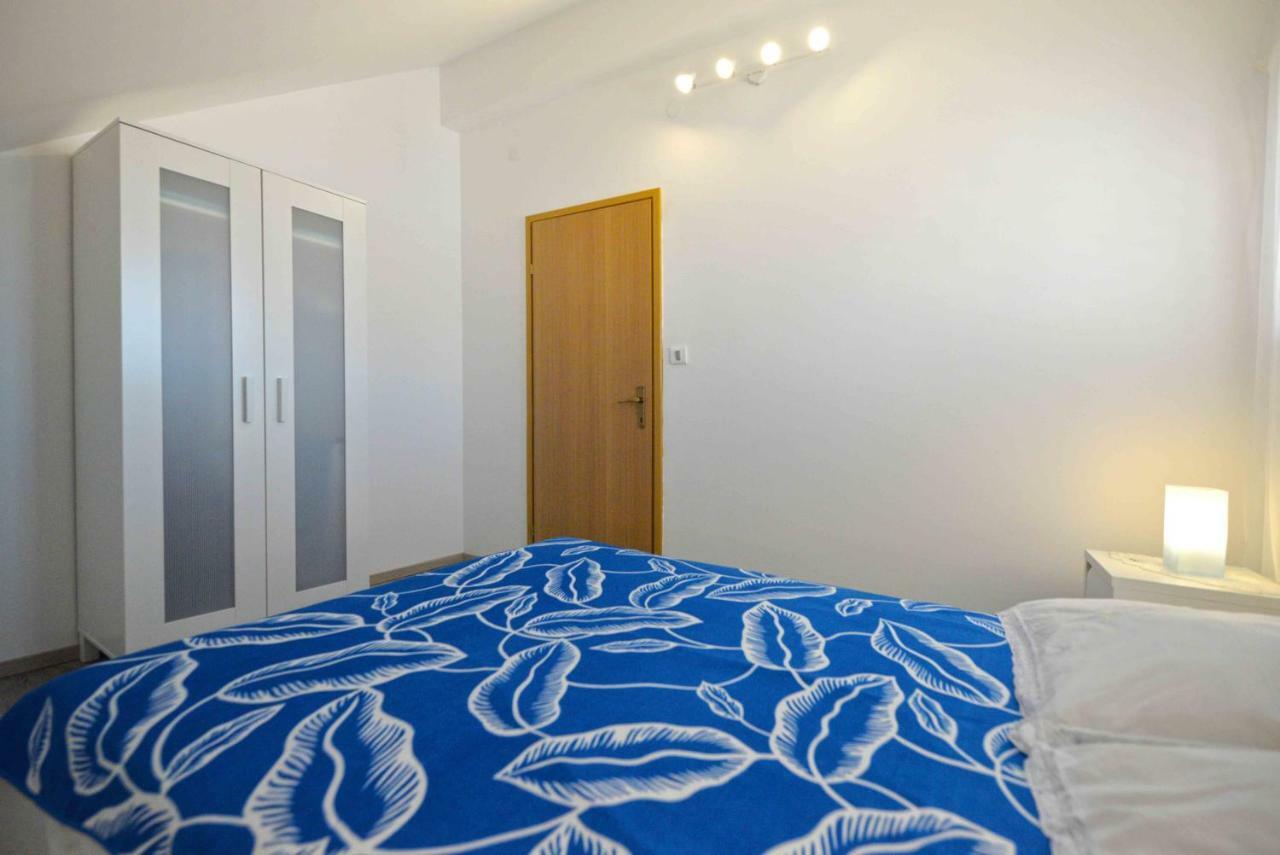 Apartmani Mikin Betina  Eksteriør billede